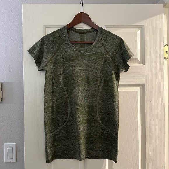 Lululemon Run Swiftly Tech Short Sleeve Sz 10 - Picture 6 of 8